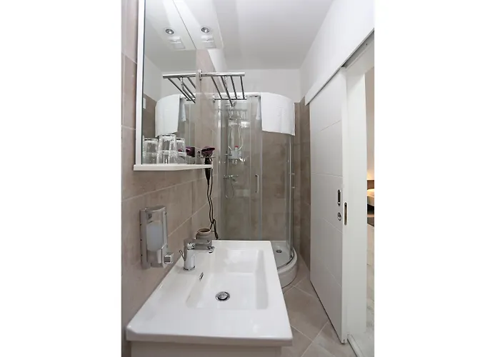 Domenico בית הארחה