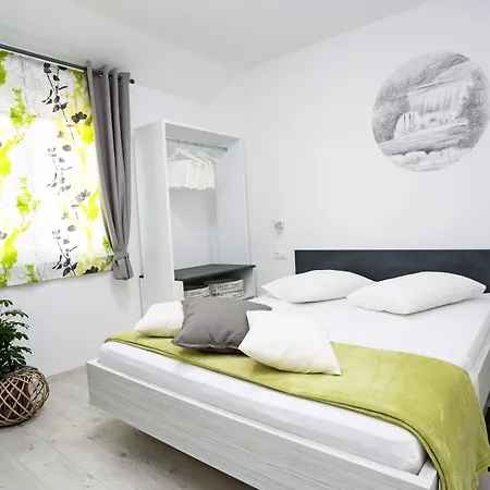 Domenico Konukevi 4*