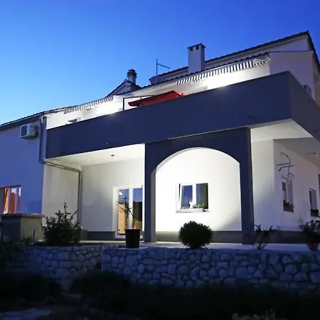 Gostinjska kuća Domenico Lozovac