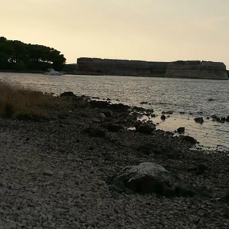 Konukevi Domenico Lozovac